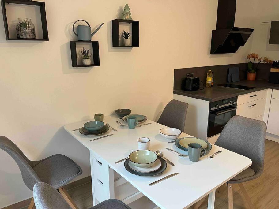 Neu Sanierte Wohnung Fuer 2-4 P Eschwege Exterior foto