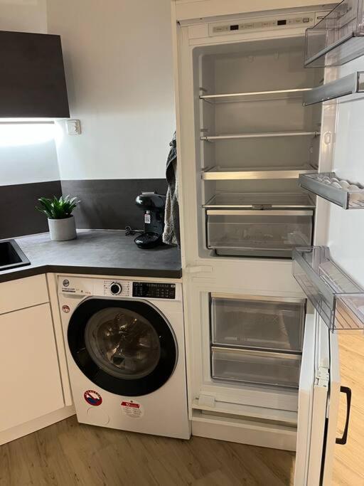 Neu Sanierte Wohnung Fuer 2-4 P Eschwege Exterior foto